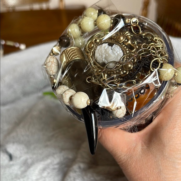 Vibrant Beaded Jewelry Assortment - Picture 5 of 5